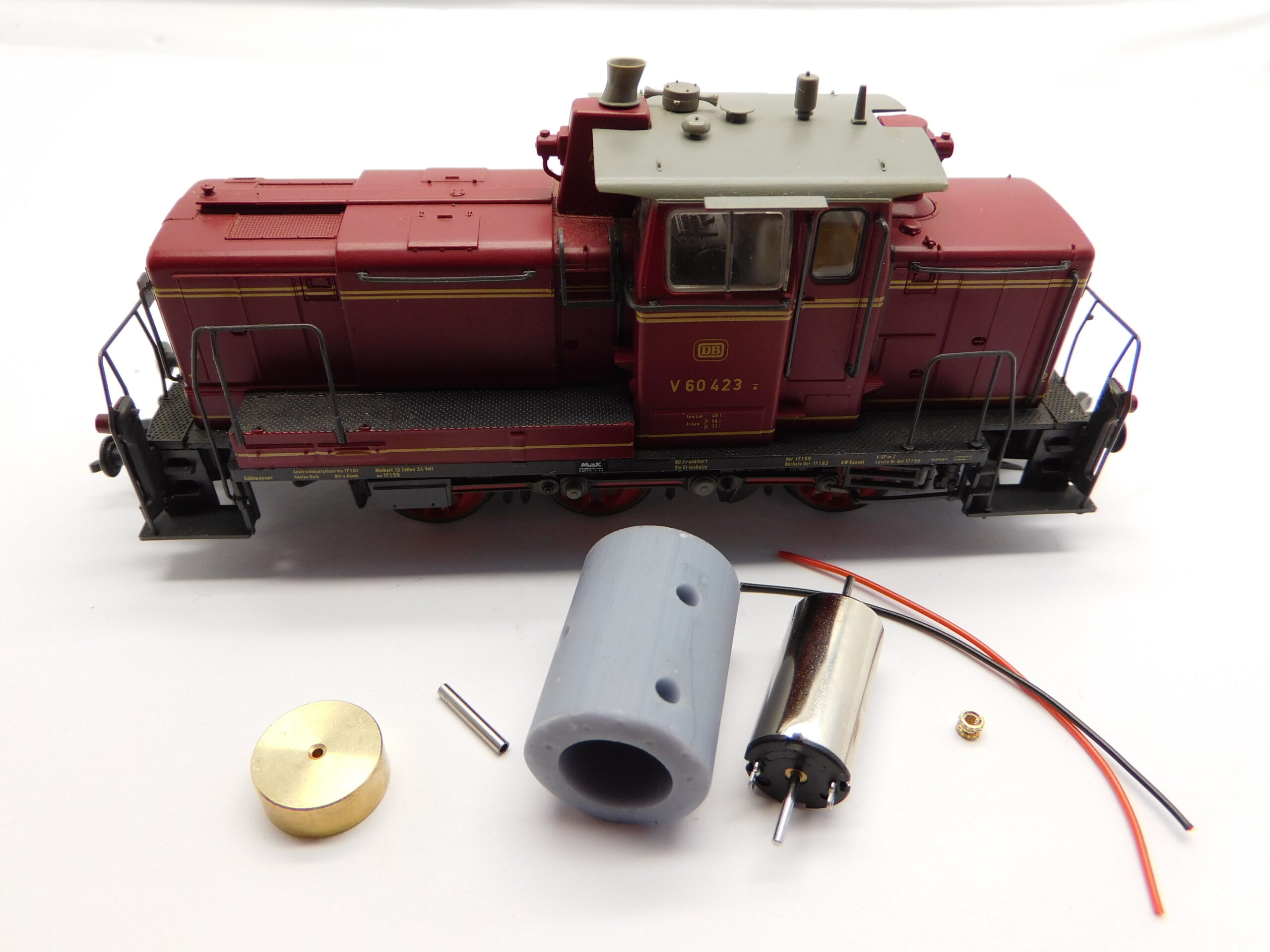 Roco V60, BR 260, BR 261, BR 360, BR 361, BR 364, BR 365, BLS Em 3/3, NSB Di 5, SNCB Reeks 260, 8000