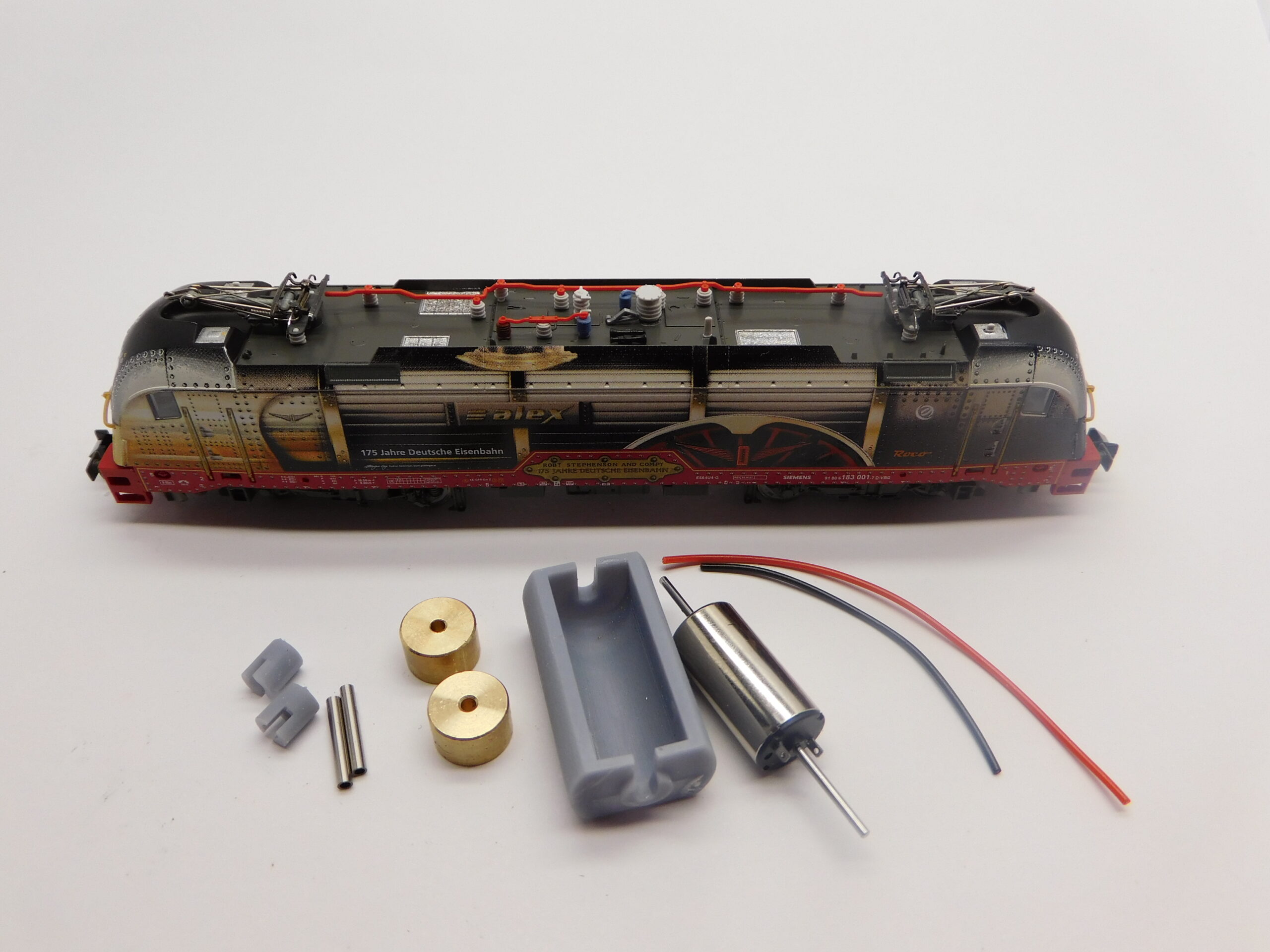 Flm DB BR 182, BR 183, BR 190, ?BB 1016/1116/1216, HKX ES 64 U2, MAV 470, GySEV 1047.5 - China met cardan