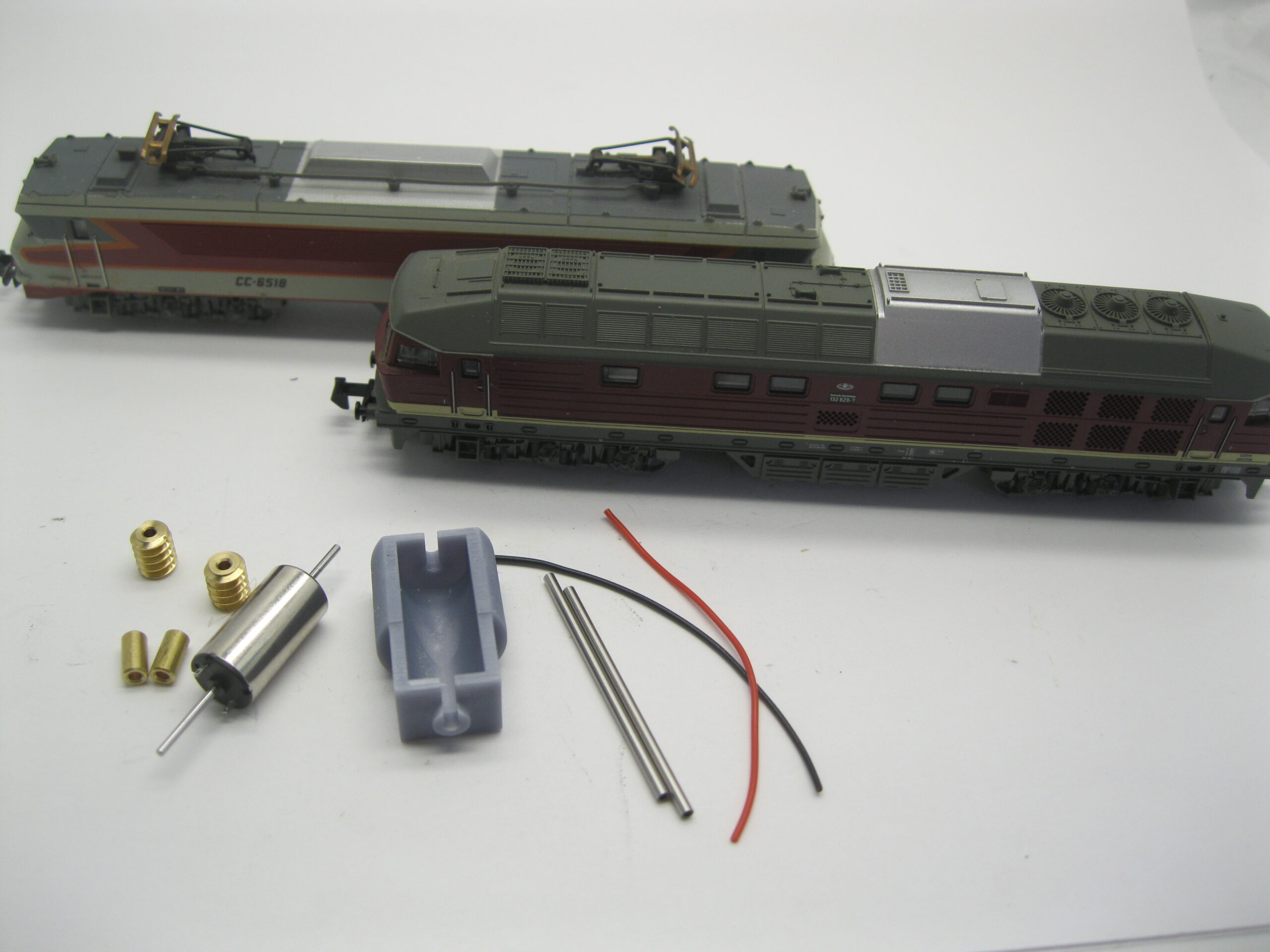 Minitrix DR BR 132, BR 232, BR 234, DB BR 232, SNCF CC 6500, CC 72000, BR CL 47