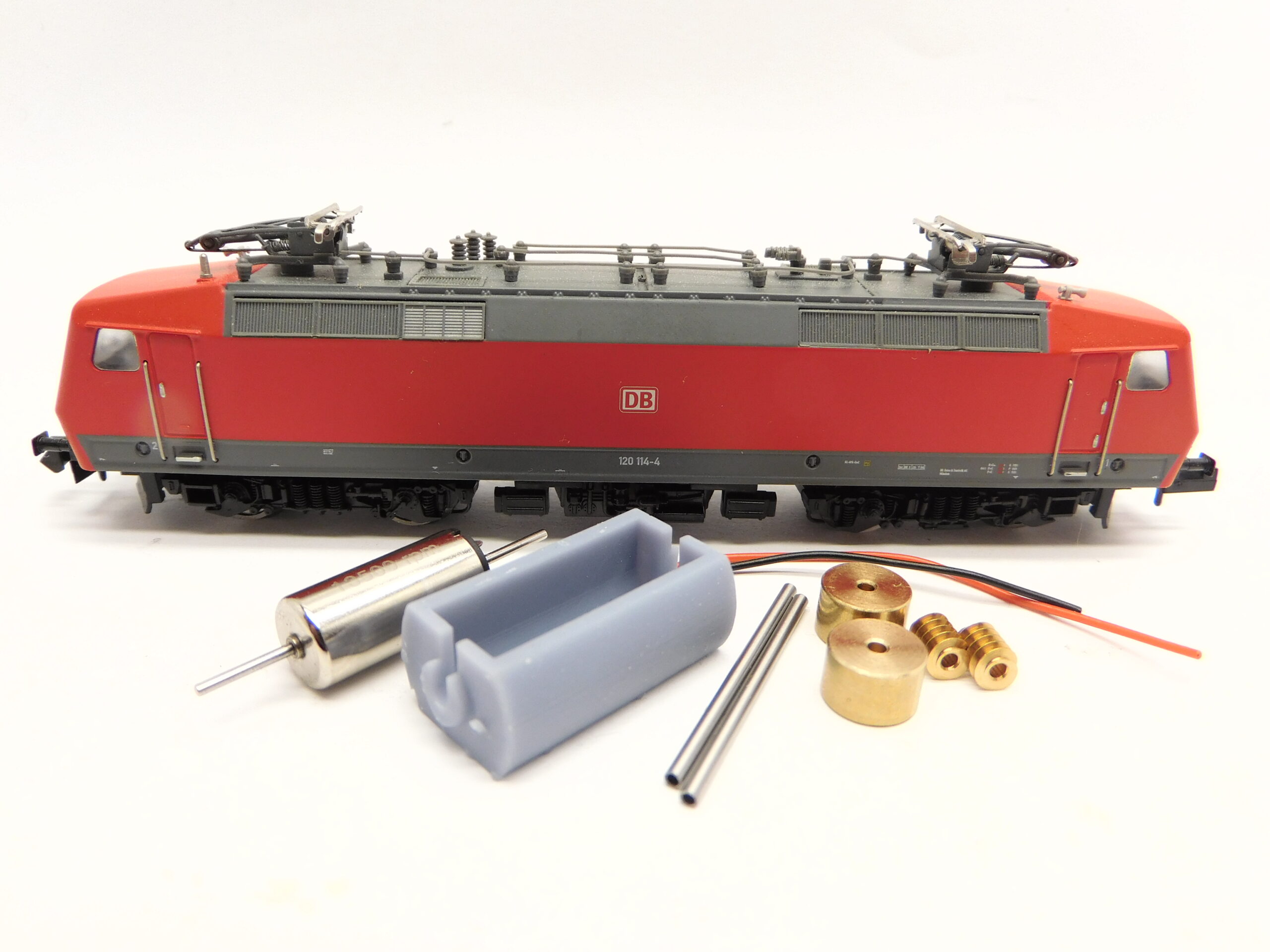 Minitrix BR 120 (New motor / Neue Motor), ÖBB Rh 1012, Hectorrail Litt. 141