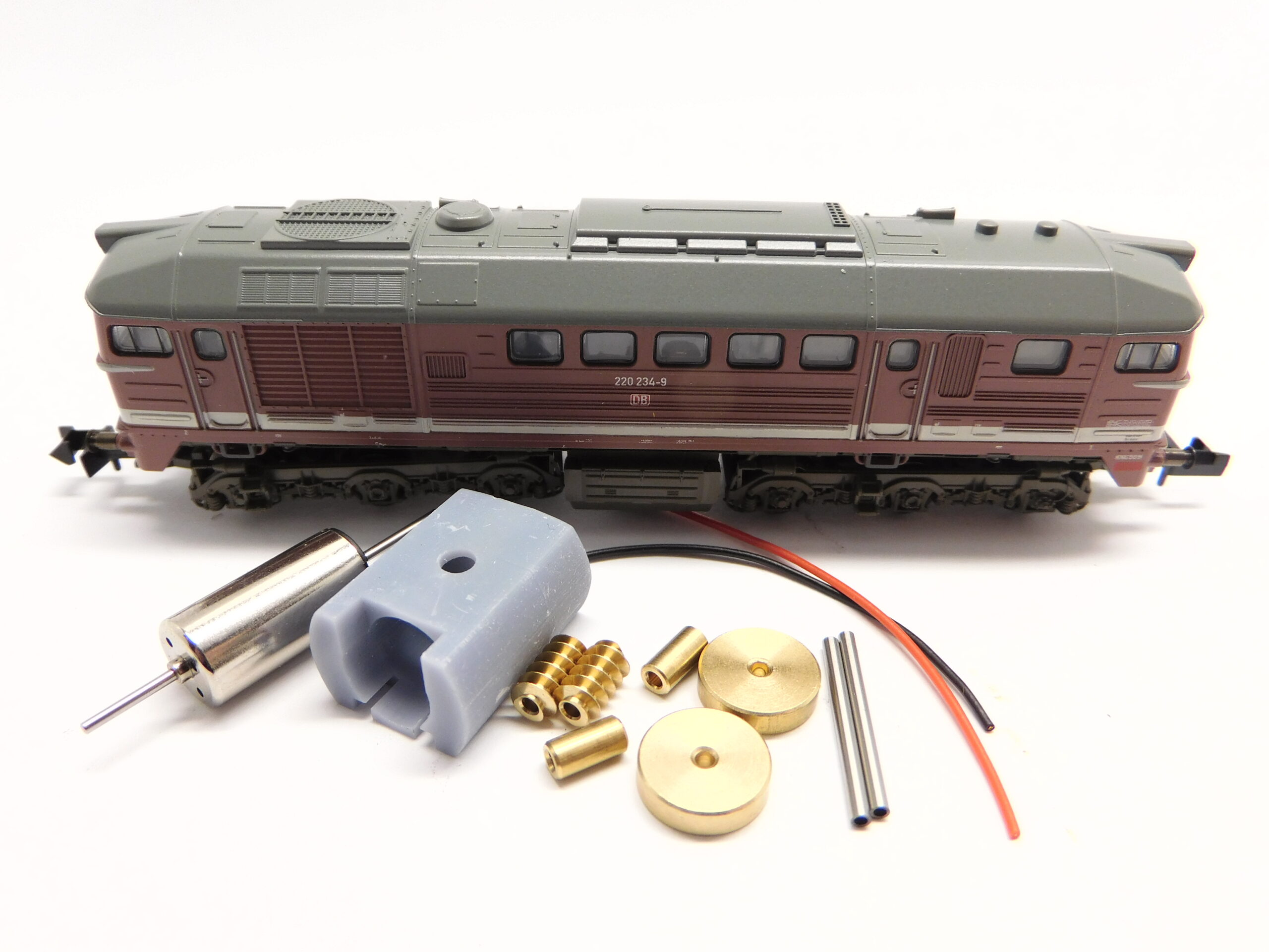 Minitrix BR 220, CSD BR 781, V 200 DR / WAB, Taigatrommel